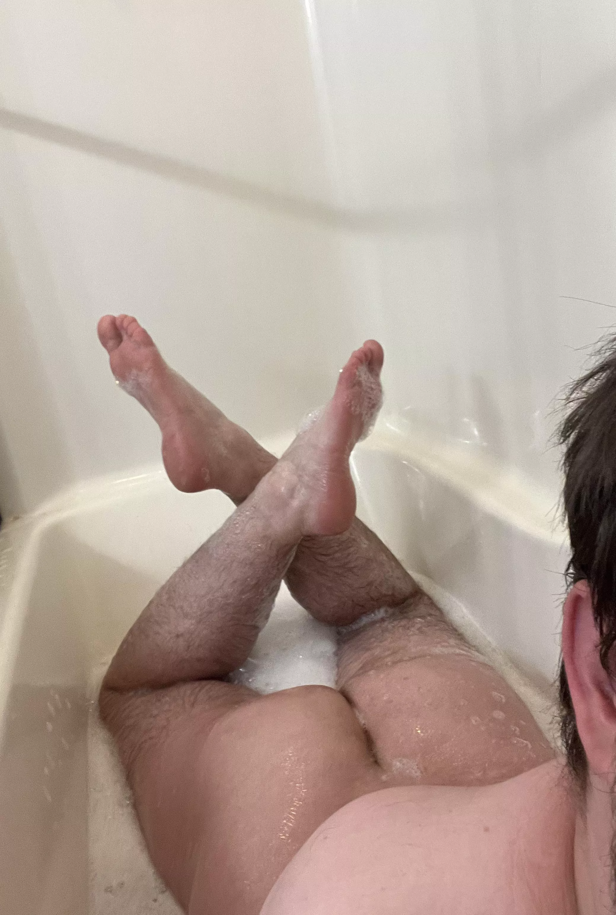 Any bears wanna teach me how to ride a cock?