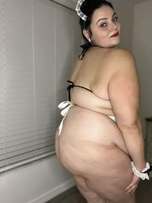 Aren’t my ass and back rolls just so cute 🥰