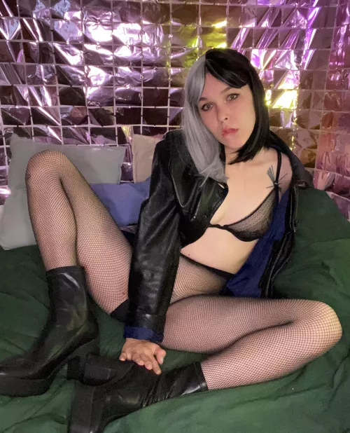 Bored, horny and ready to play 🤭