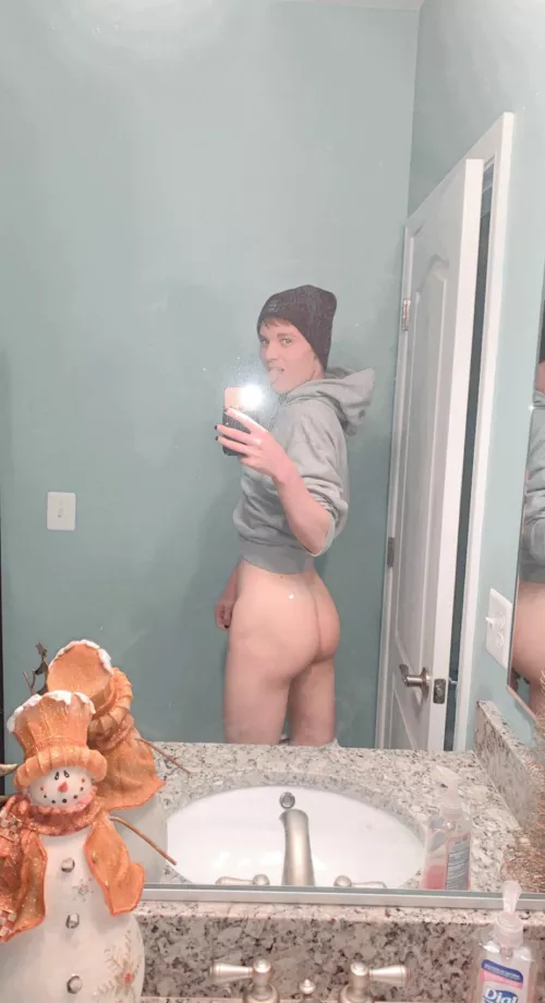 Can you tell I’m a bottom? 🫢