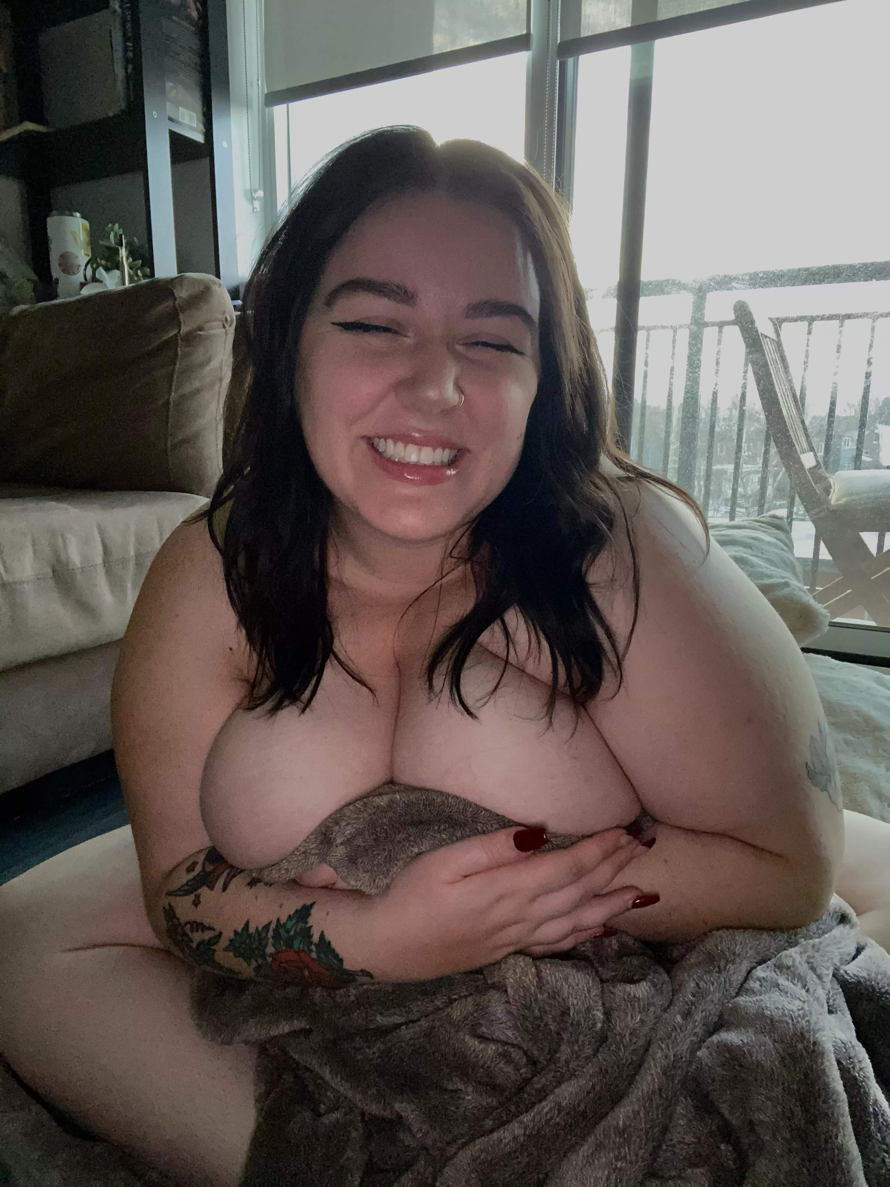 chubby, tatted, and slutty. what more could you want?