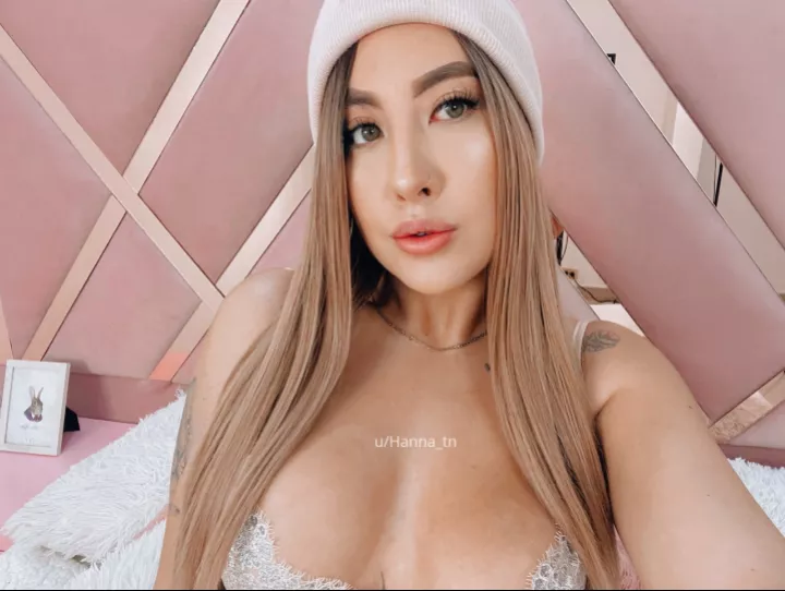 Do You like My little hat? here it is Very cold, come and warm me 👉👈