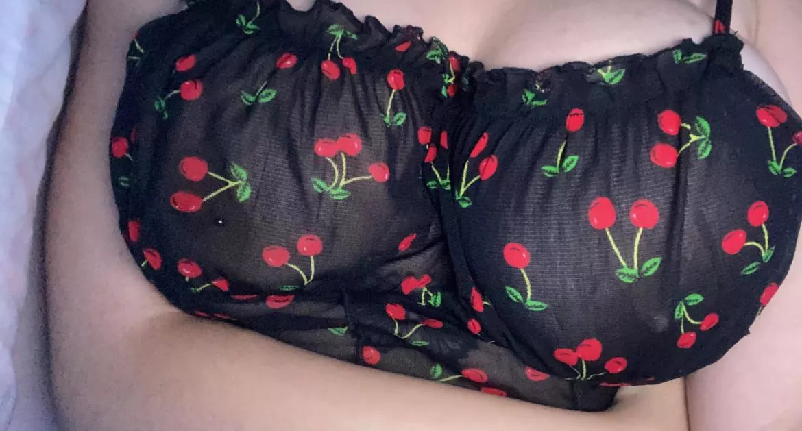 Do you like these cherries?🍒