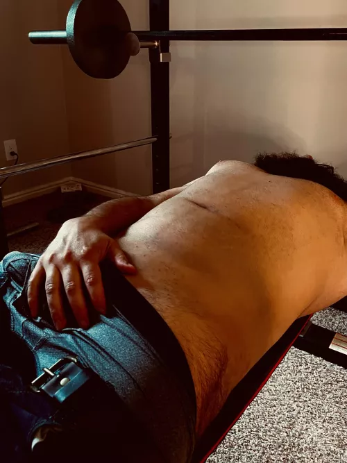 Do you like to fantasize? Let’s pretend I’m buff and the weights are actually super heavy. 🫦💪