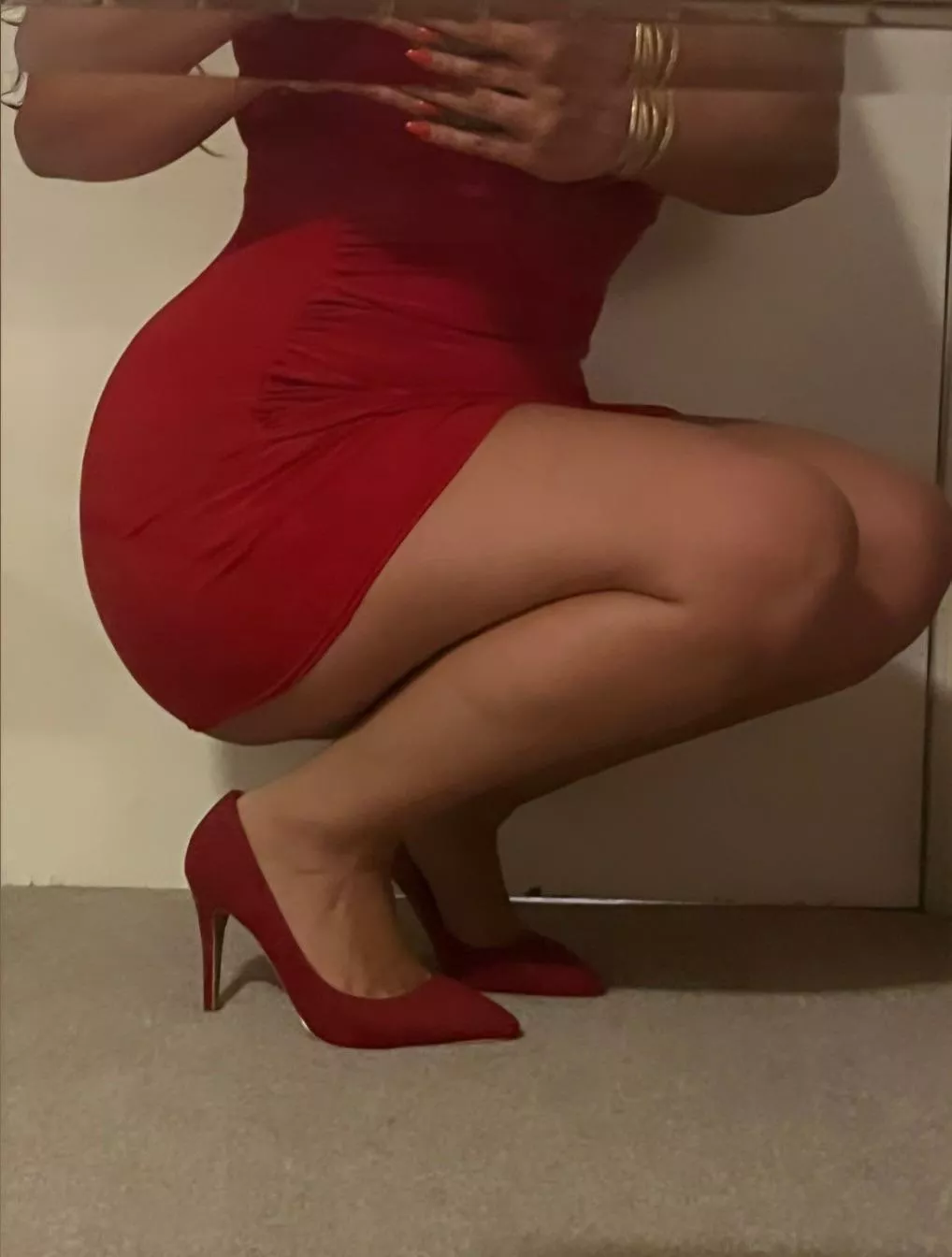 ✨ (F) Christmas party season ❤️ red is the sexiest color 😉