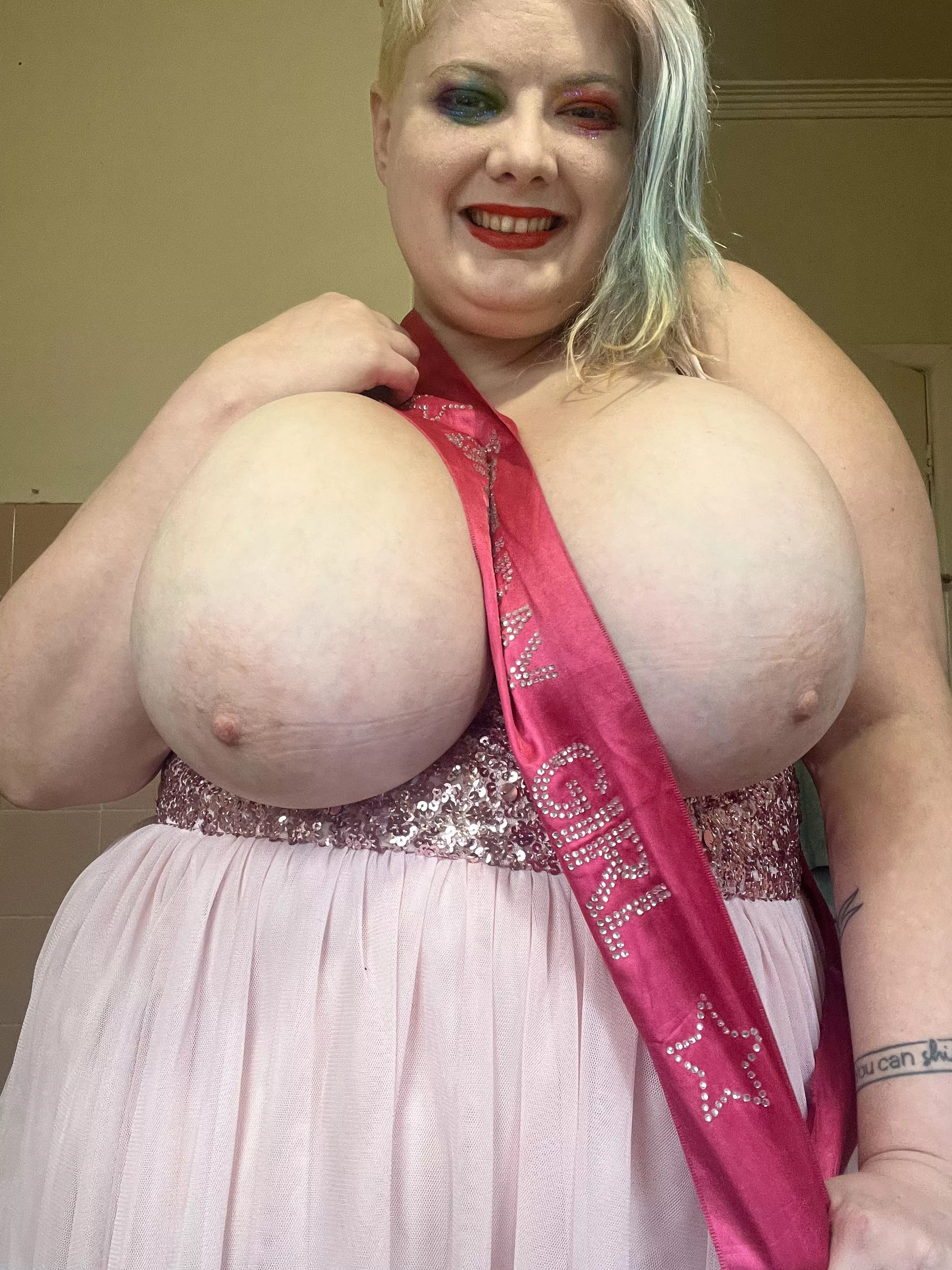 Going out for my birthday! Should I wear my dress like this?