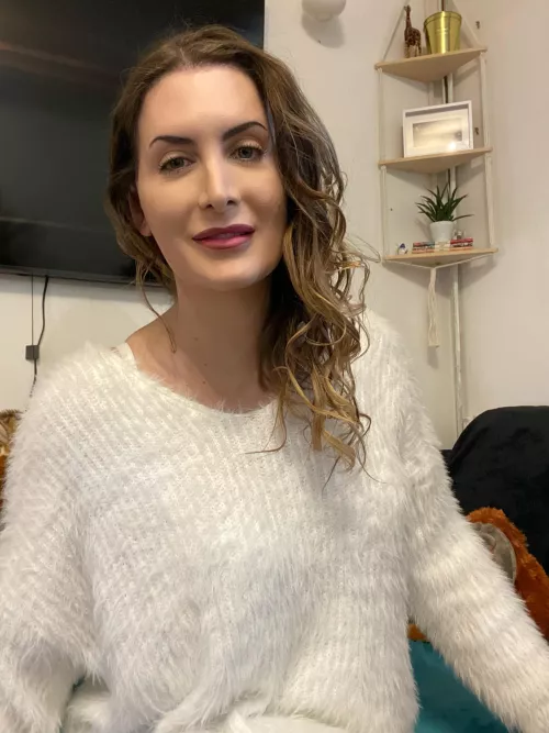 ☁️ Good Morning from London!! On my way to Manchester today 🤍