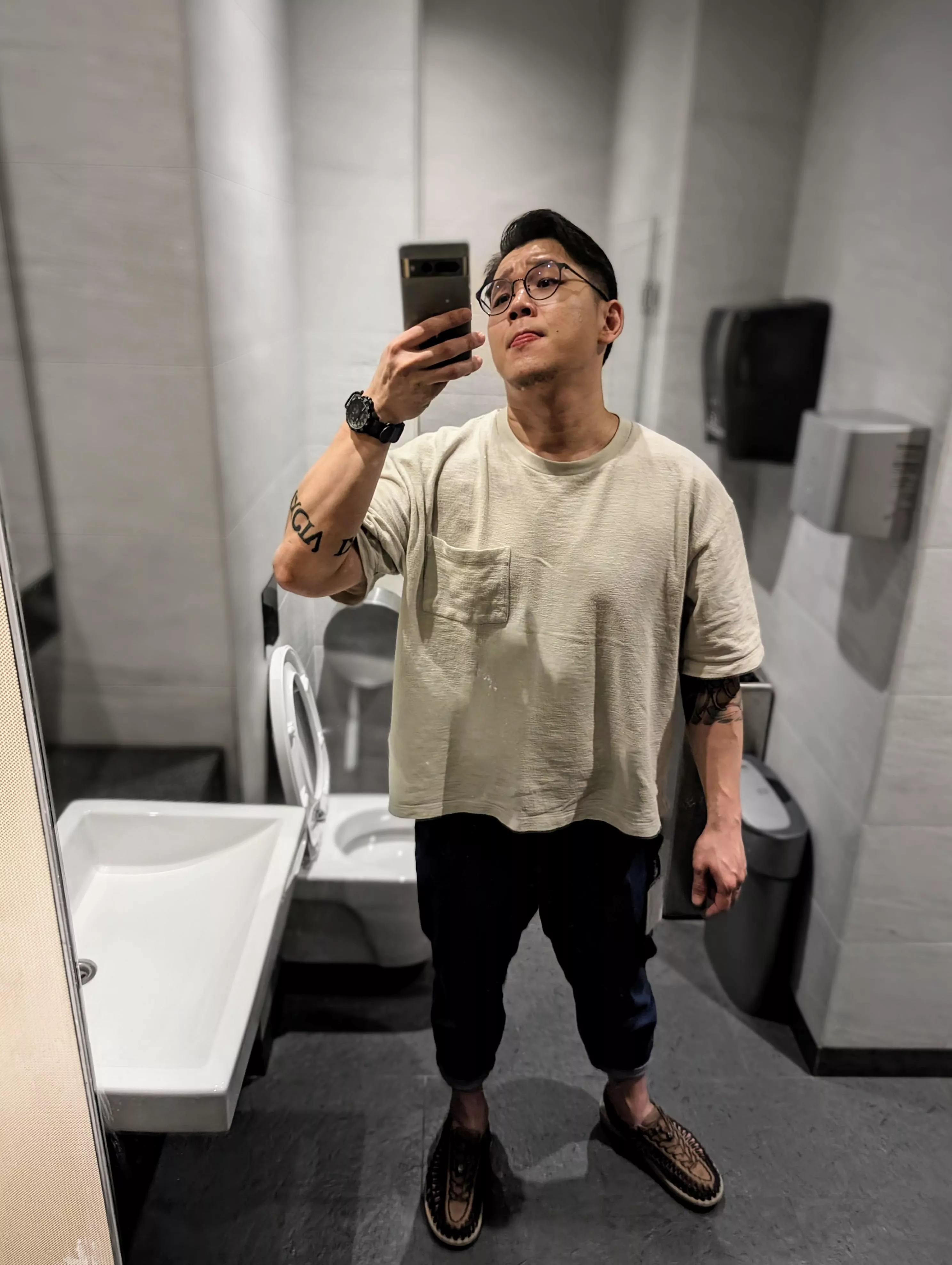 hello. dope background for a selfie.