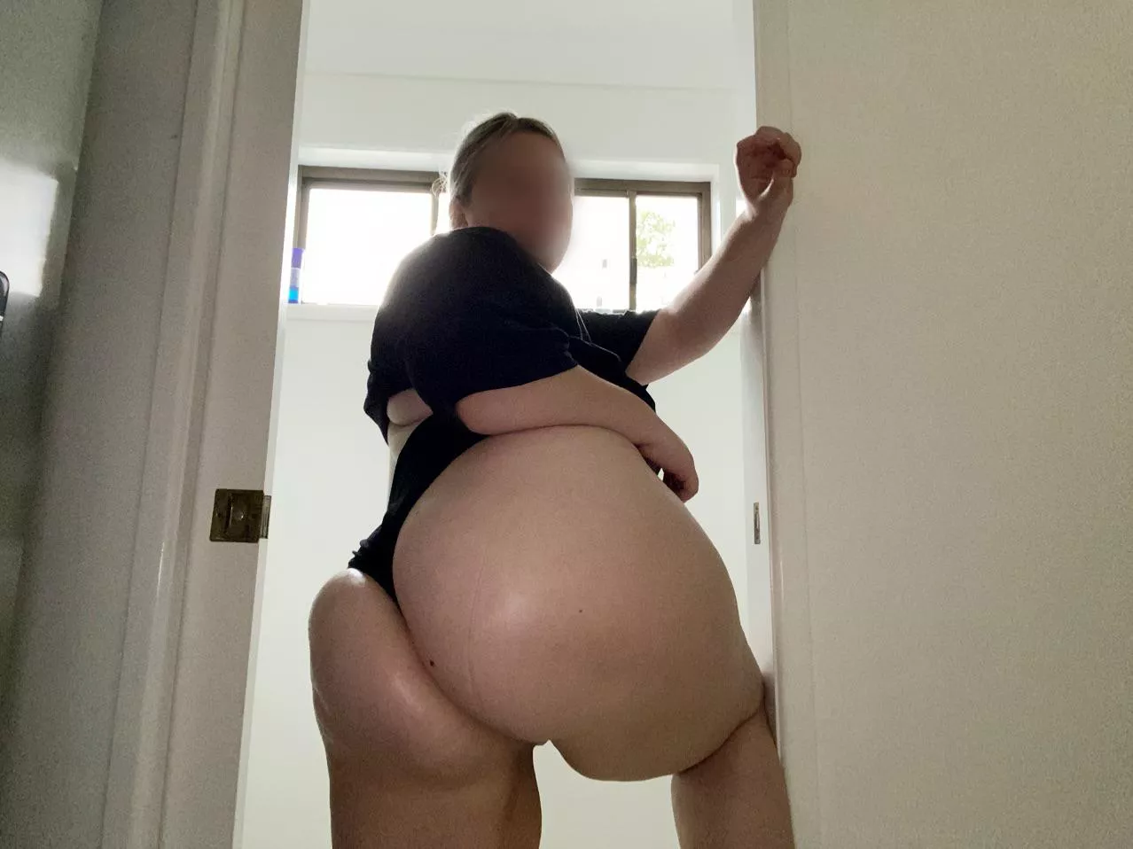 Help me apply some more? 🥵