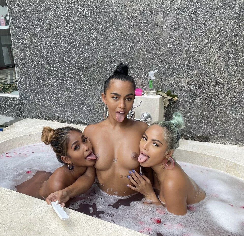 Hey baby, lets do a tip game here. 😈