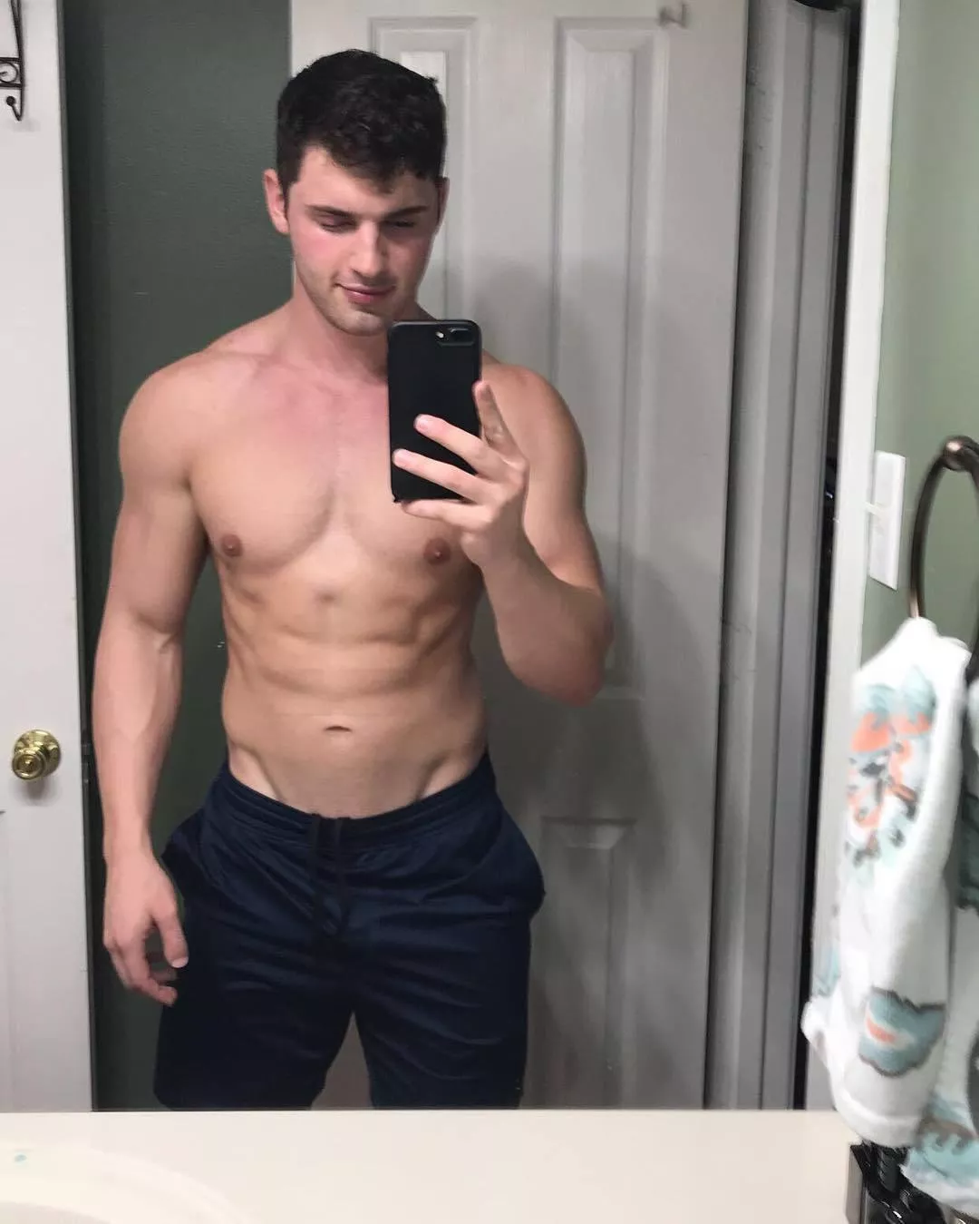 Hey ladies message me ;)