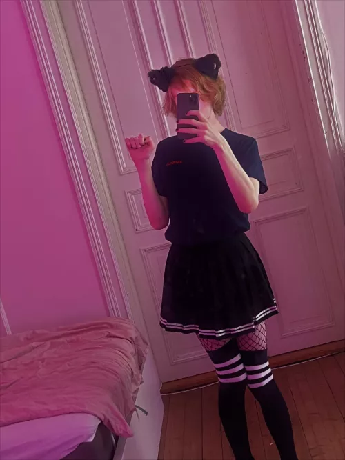 Hi:3 hope this makes your monday a little better x3