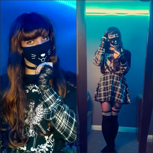 I am once again asking for headpats 💞