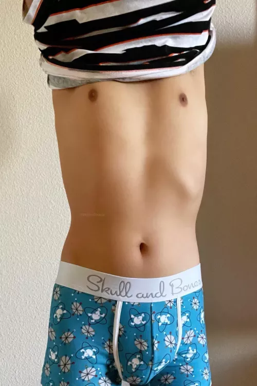 I can never tell the difference between trunks and boxer-briefs. In other words, I’m confused 🤣