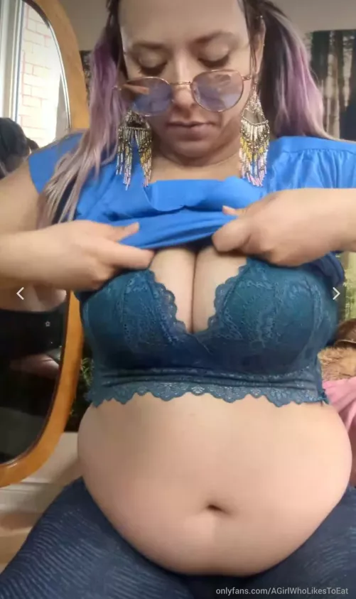 I can't even blame this ROUND belly on Christmas yet...oops 😈