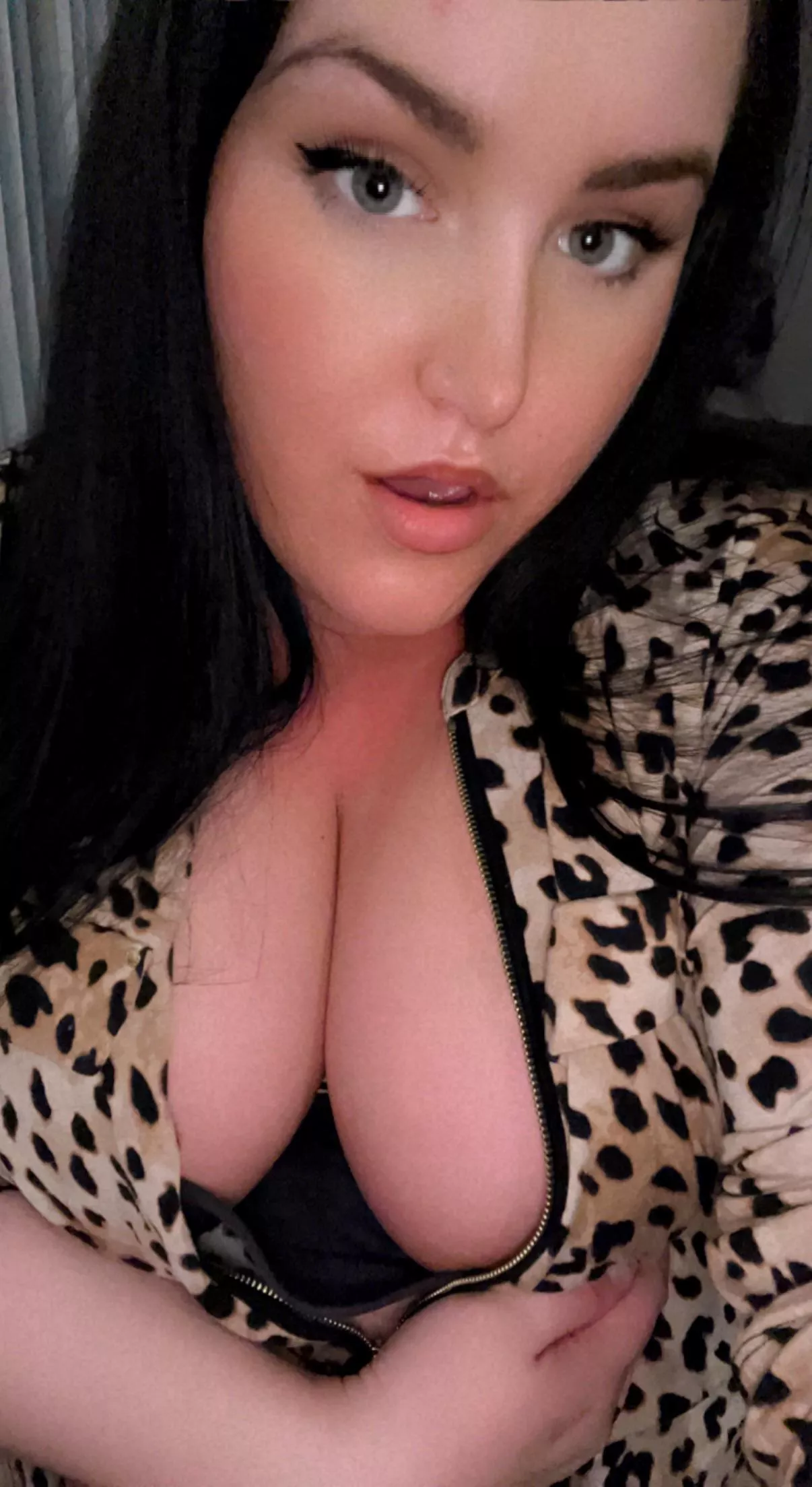 I dropped my folders can you help?😈