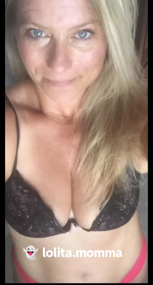 I enjoy teasing my sons friends on sznapchat lolita.momma