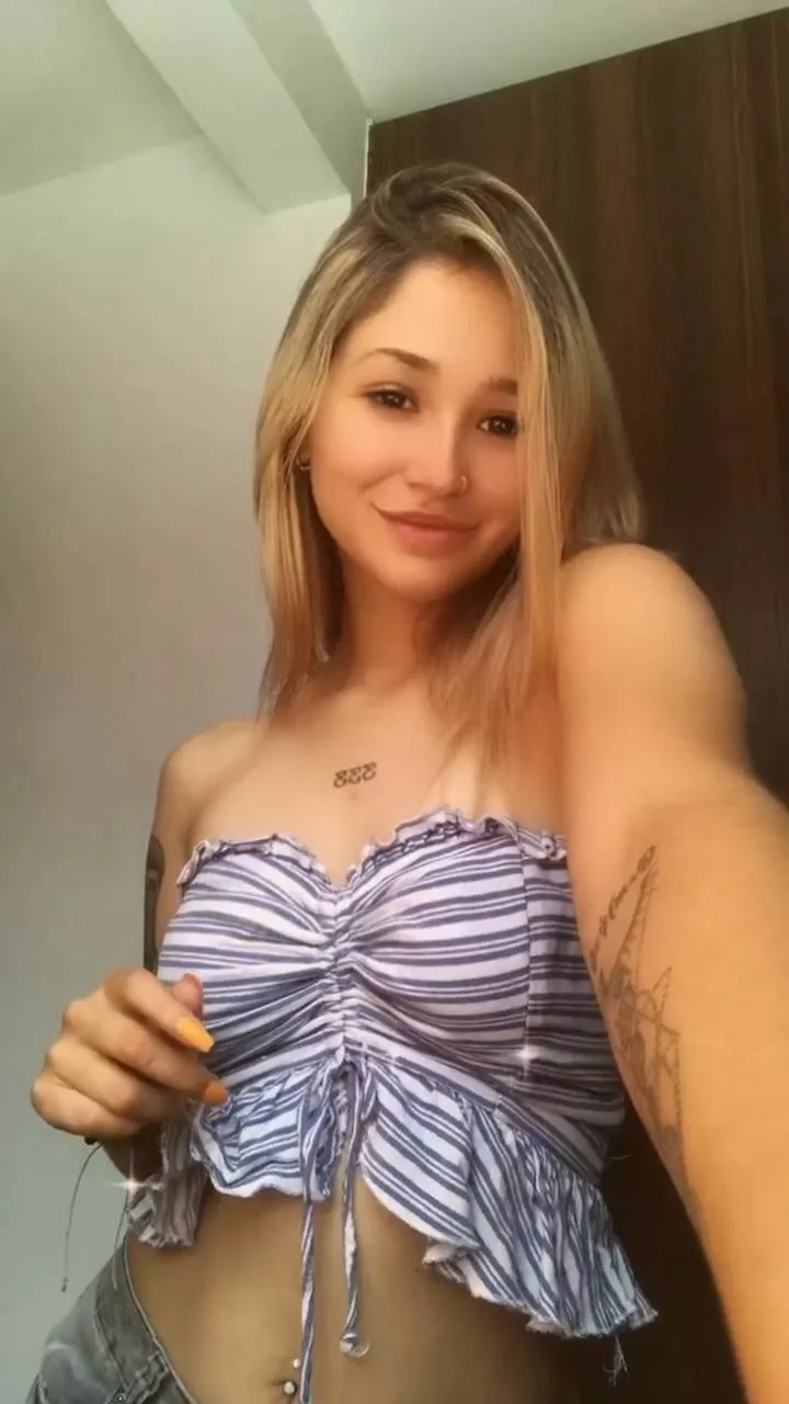 I lowkey wanna fuck in public 🤫