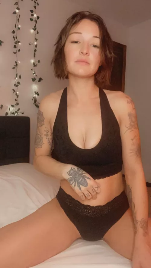 I’m your new fav sexy nerd 🖤✨