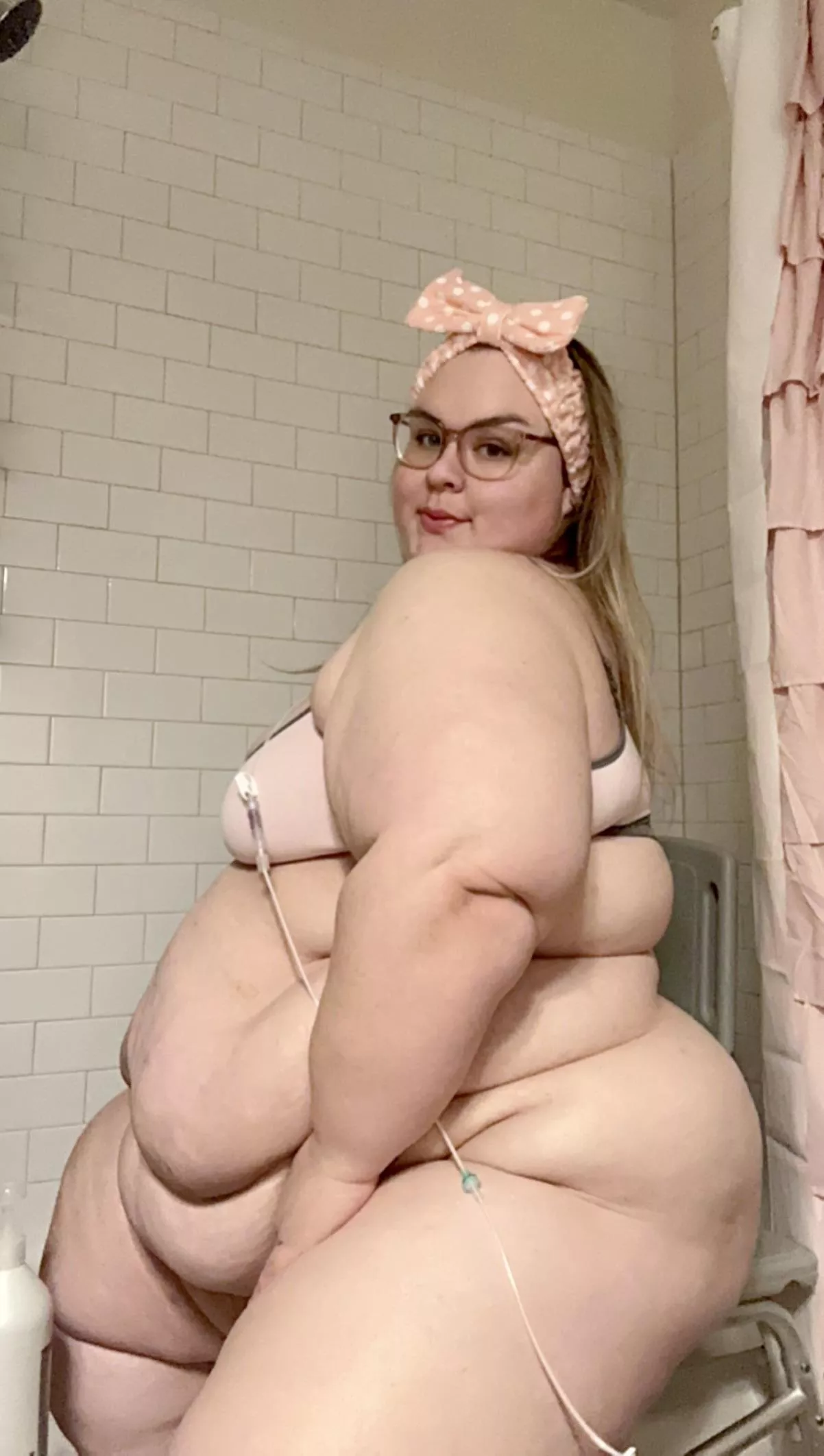 is a fat disabled hottie your type?😝🥰 follow me as I gain back to 400lbs