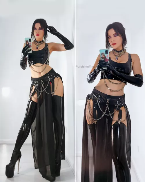 Latex and chains ⛓️ 🖤
