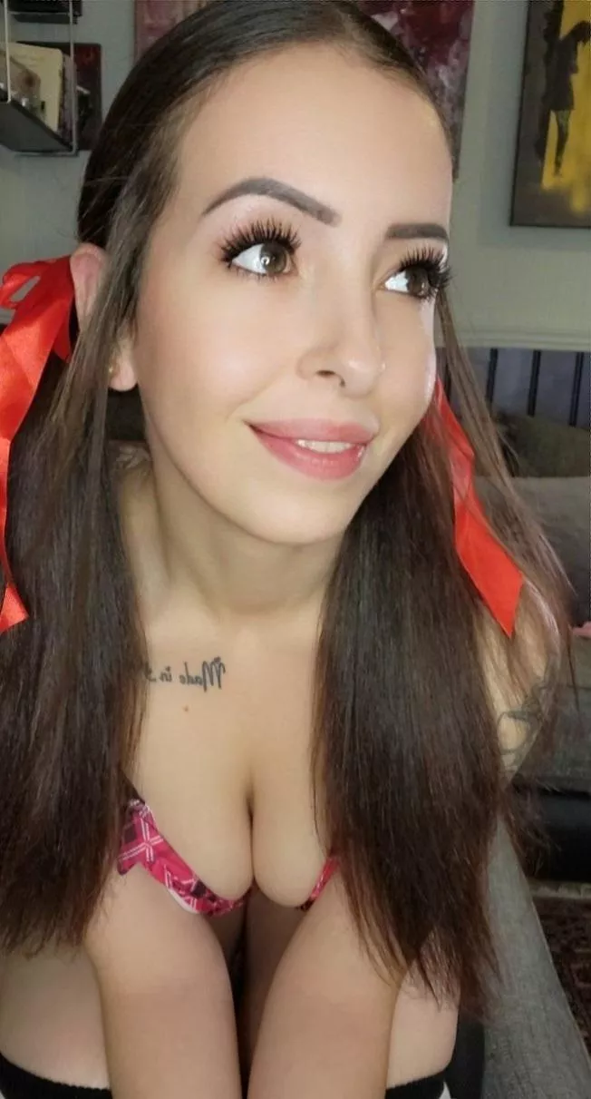 Lemme be ur naughty school girl😈