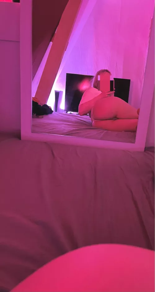 Let’s get high and play some PS5 😌