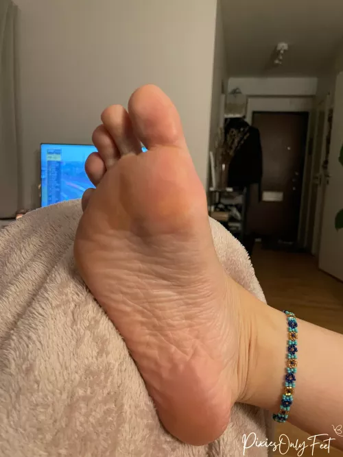 Lick or tickle my wrinkles