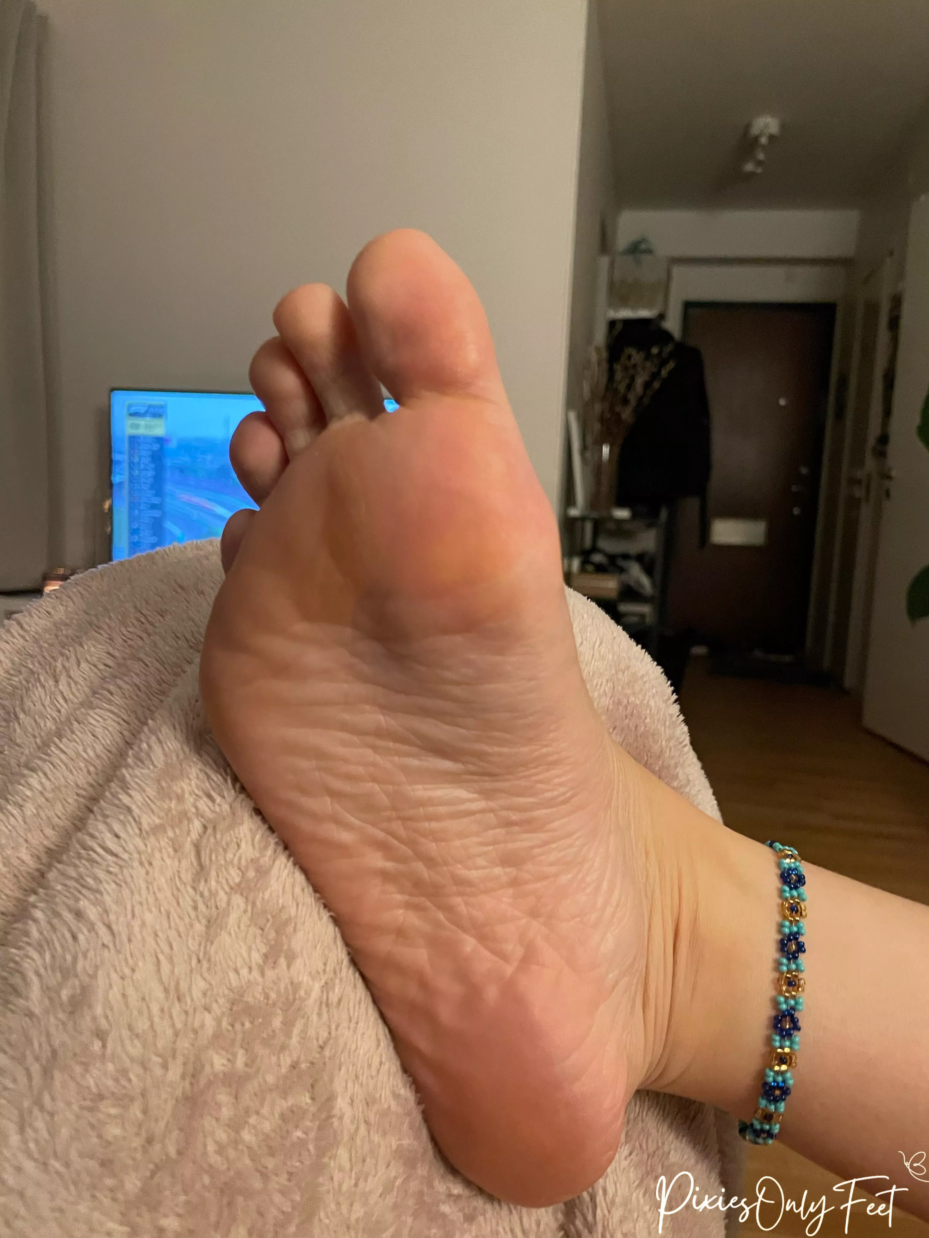 Lick or tickle my wrinkles