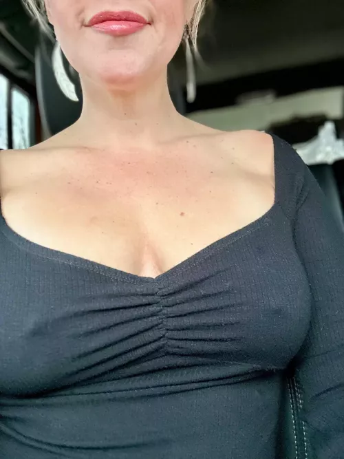 Little black dress✔️ 😘