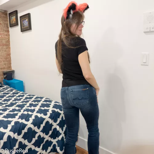 Loving my new jeans and I think they fit well!