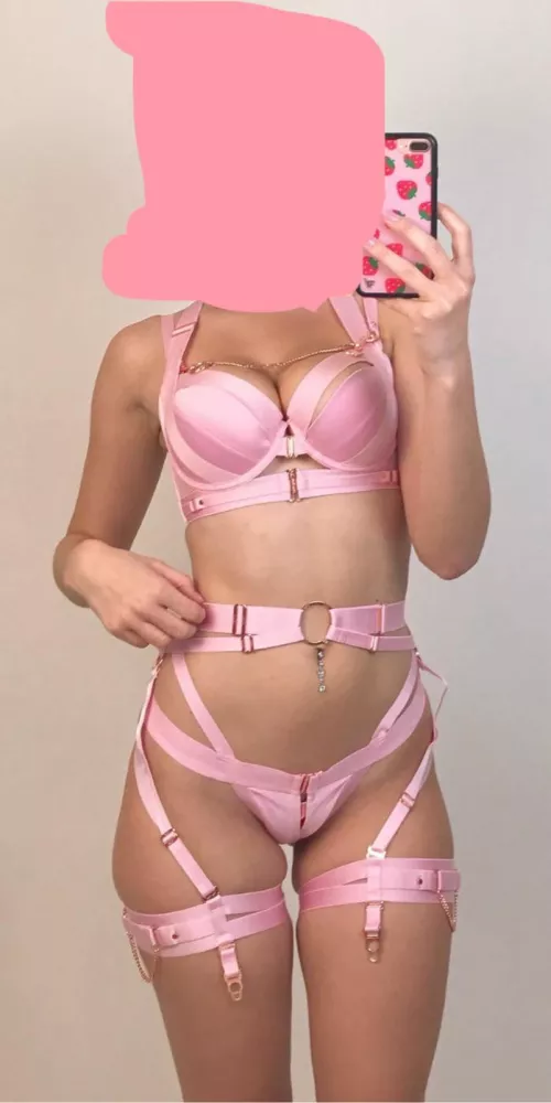 Meeting new 20 year old cuckquean in 30mins at her place to cuck my wife through texts