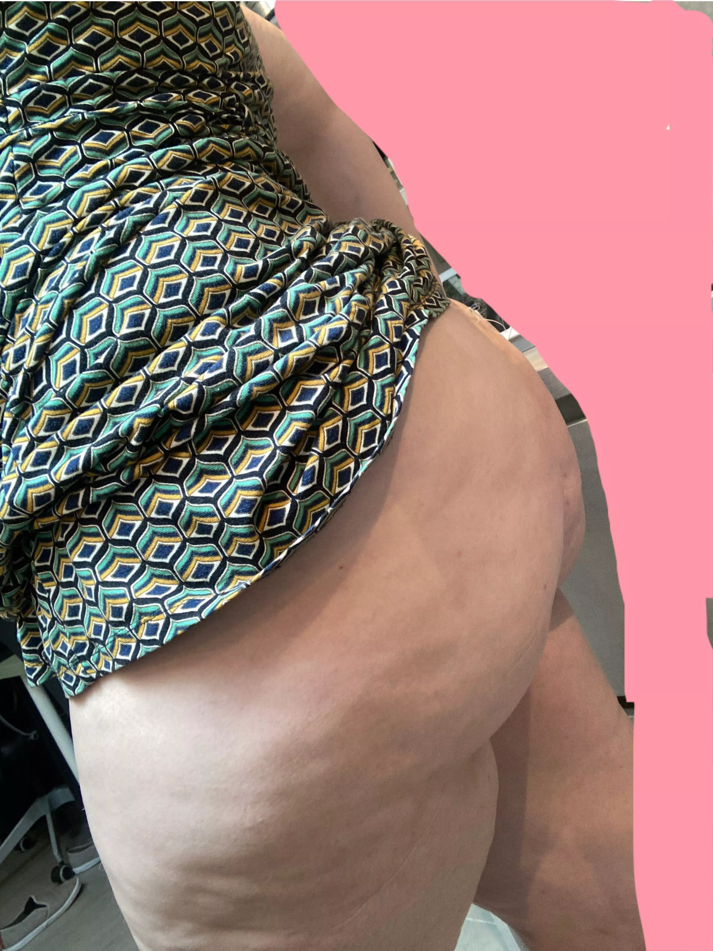 Shaking my booty (f)or my Master… and all of you 🫦😈