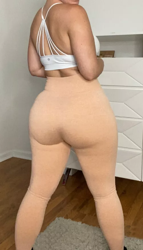 Showing the back of this gym outfit