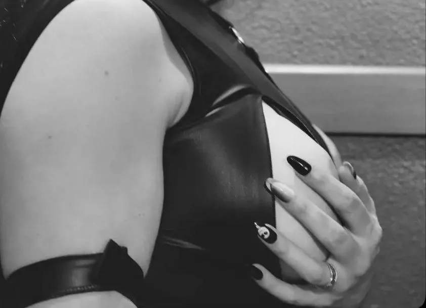 Teasing you girls is what I love [F37]