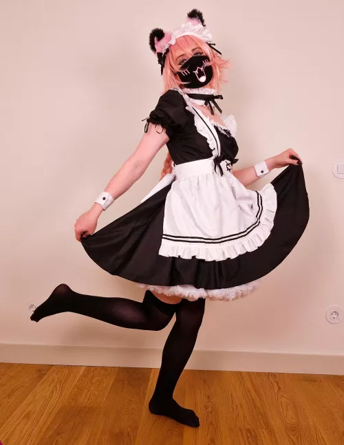 The absolute worst maid you've ever seen, reporting for duty Master!