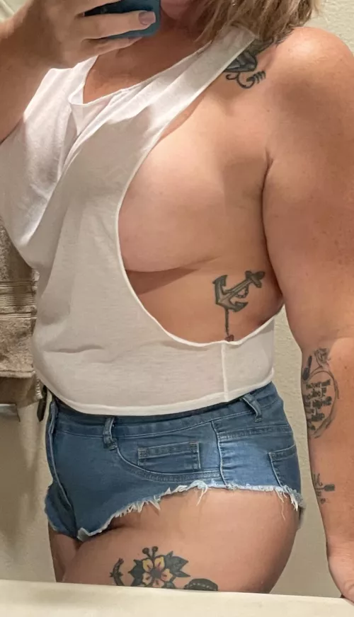 The looks I get when I wear this shirt…💋