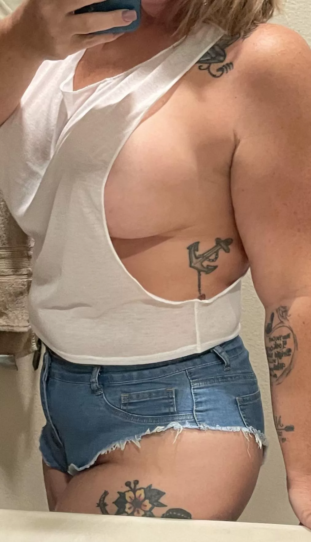 The looks I get when I wear this shirt…💋