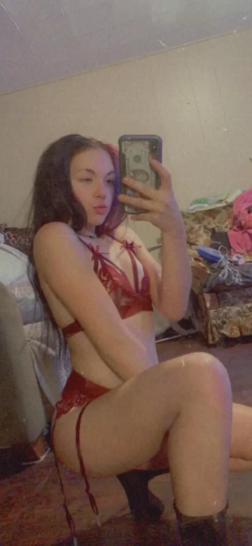 There’s always a wild side to a innocent face 😜😋