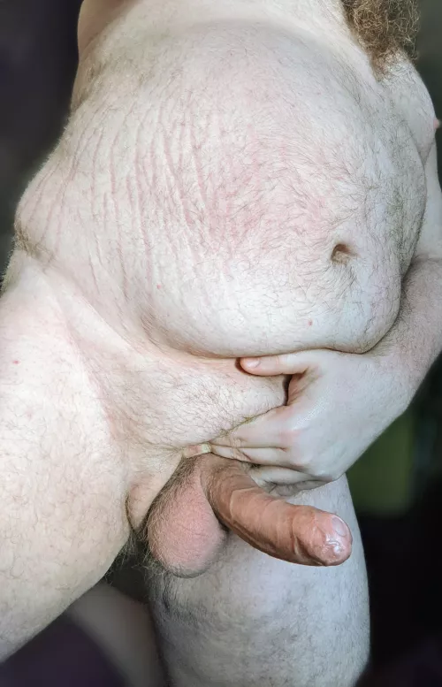 This cock needs some lips around it 😏