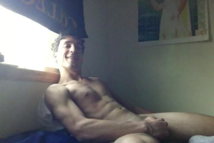 Used to be the super tall and skinny guy in high school. Happy Reddit helped me find the motivation to go the gym. (M)[24,6'1