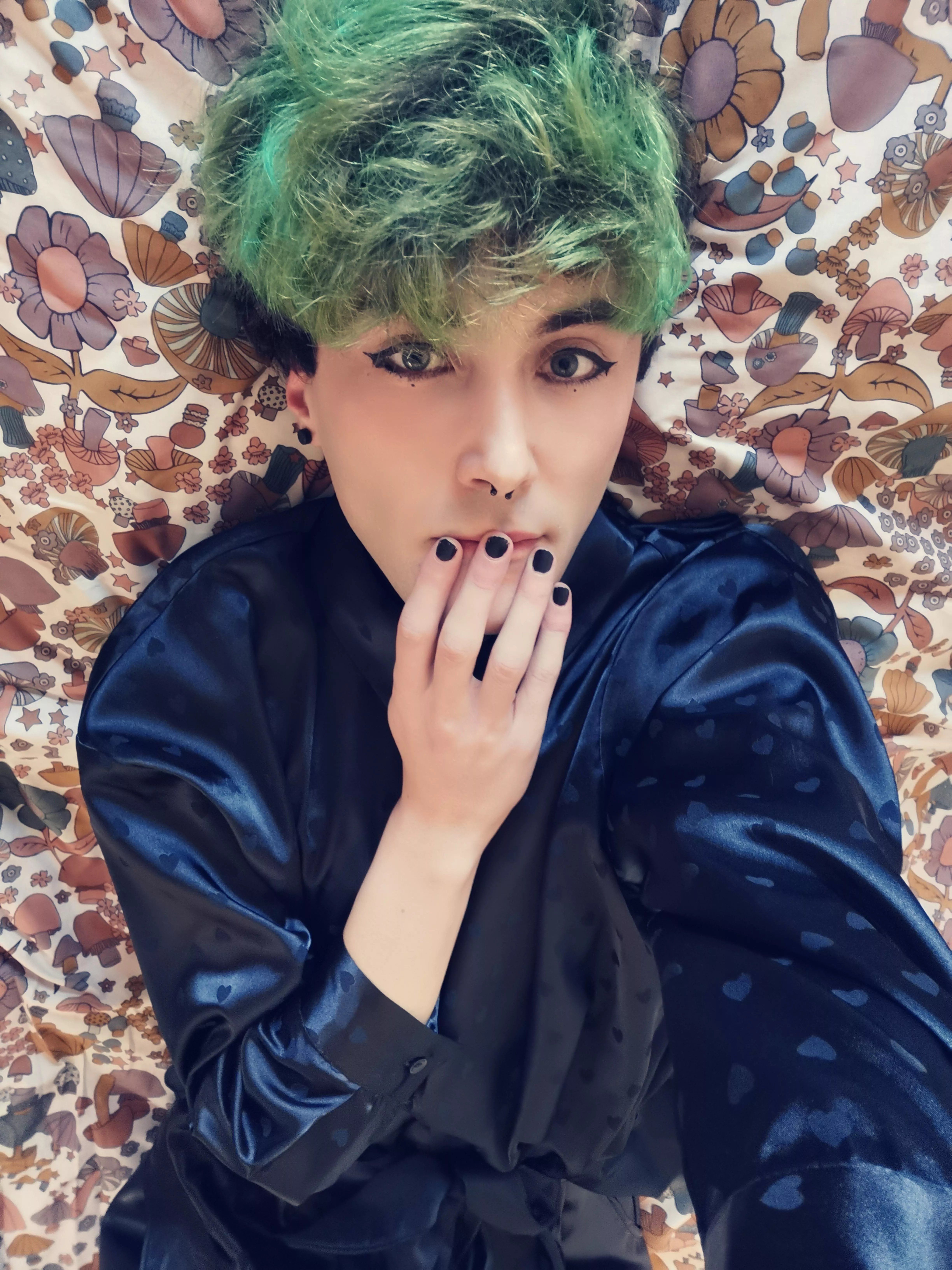 Who else loves black nail varnish?