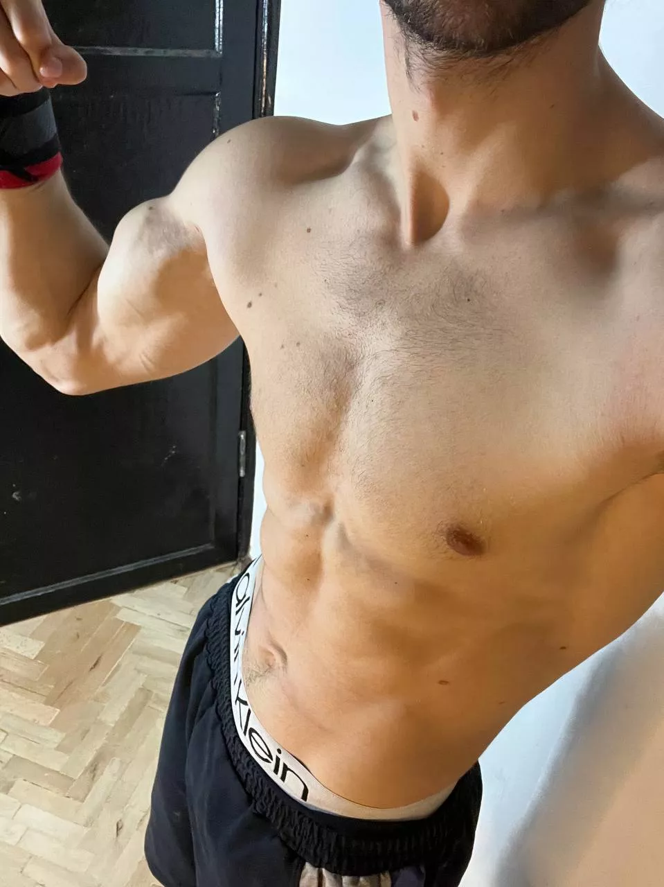 Worship my muscle body