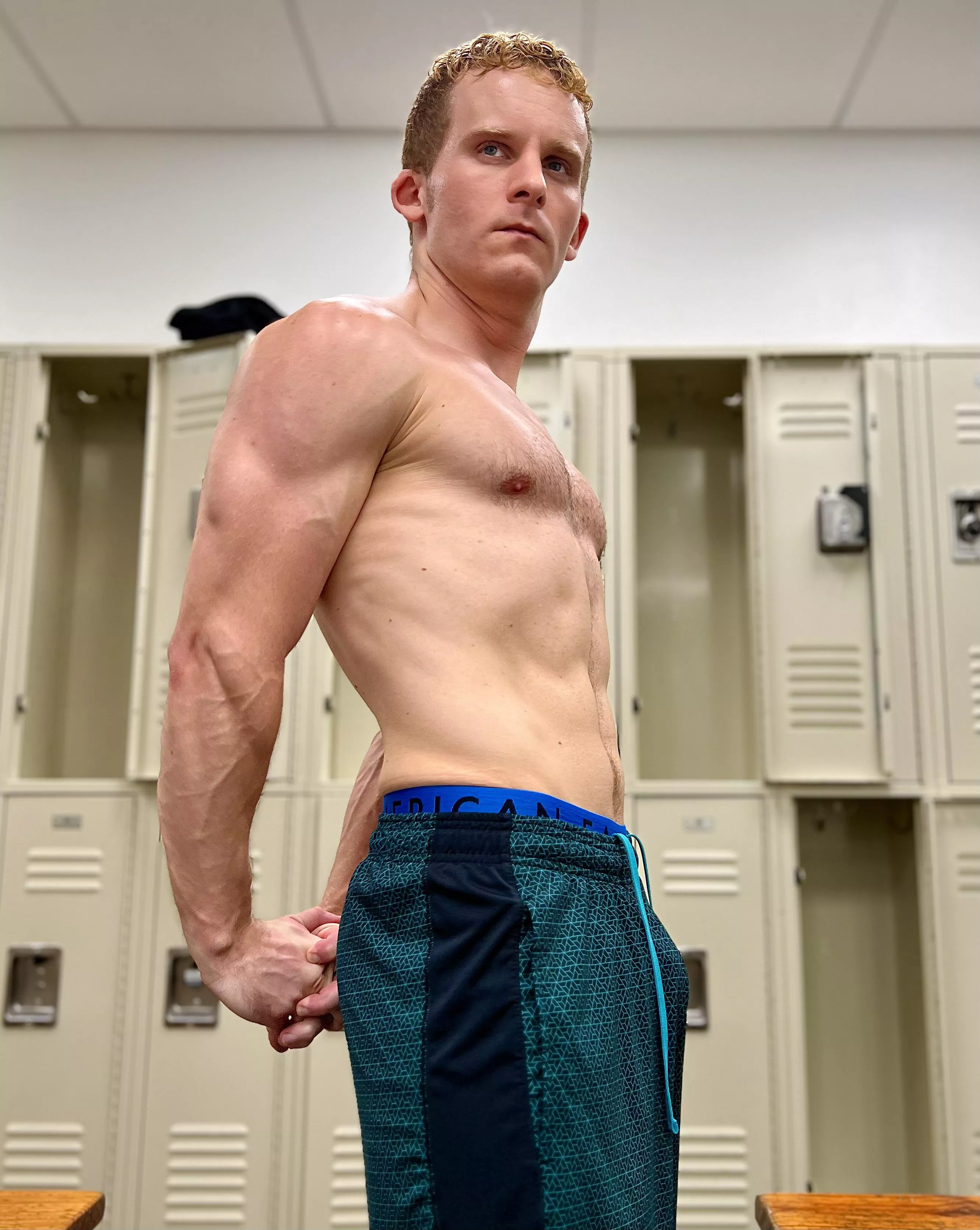 35, 1st post here. Gaymer since I was 5, lifter since I was 23.