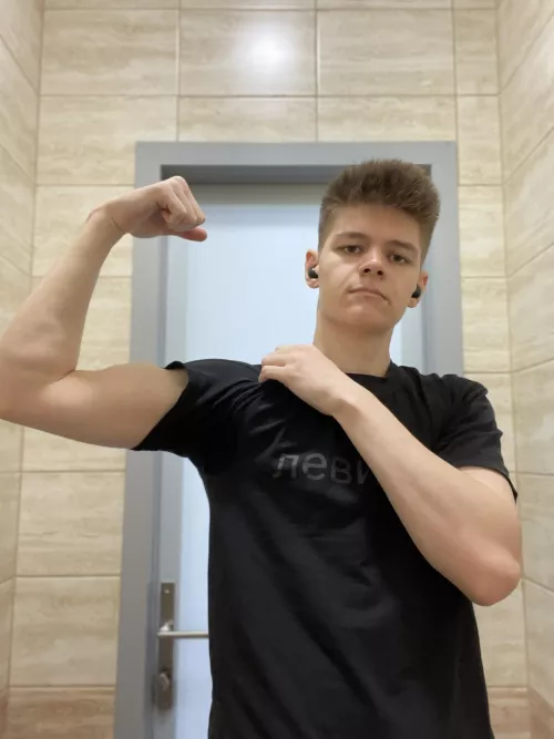 Any guys into twink’s forearms?