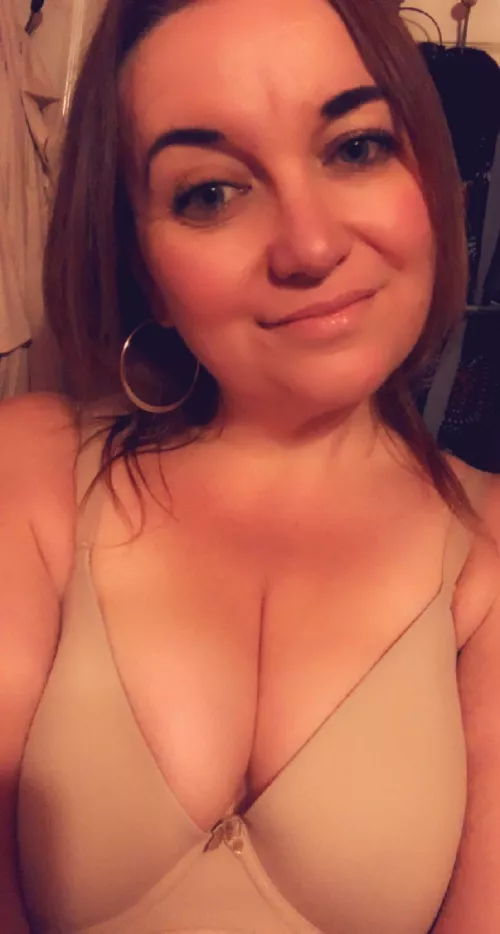 Any one else think I look cute as fuck tonight?