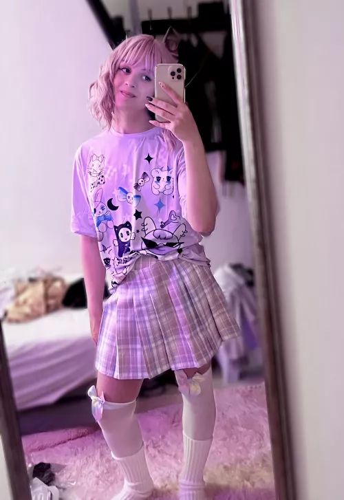 Anyone down to cuddle 🥺?