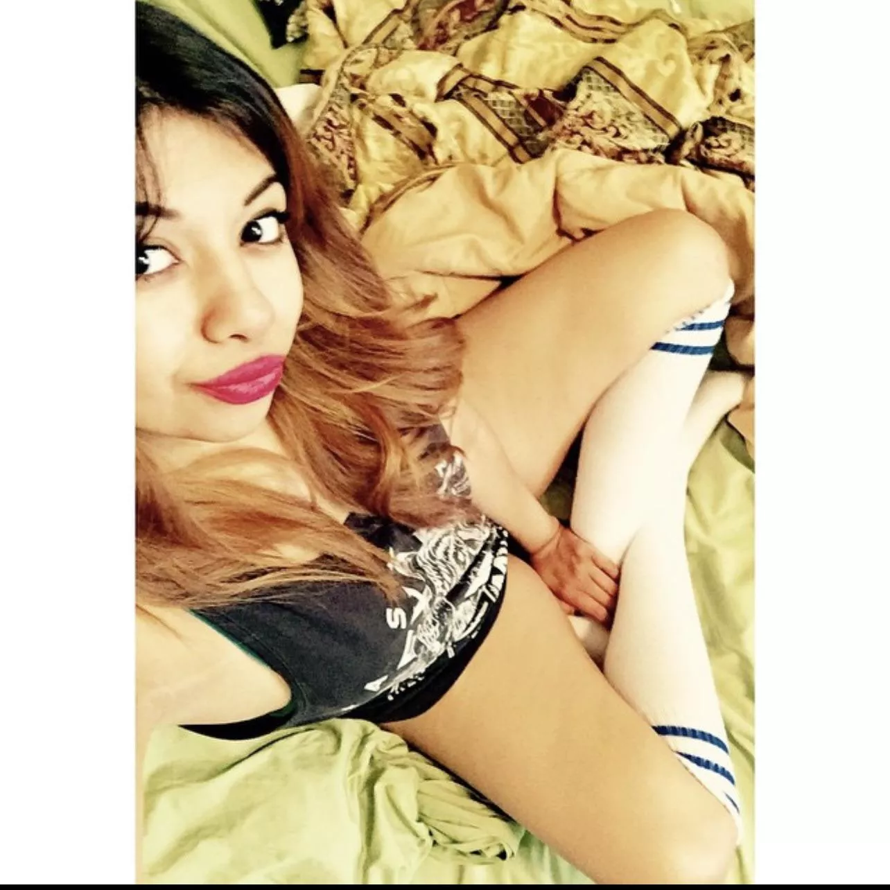 Anyone down to cum on her nudes?