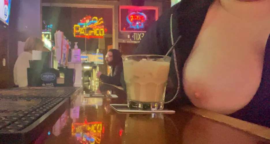 Anyone in #longbeach able to name this bar will get to come with me next time. 😉(f)