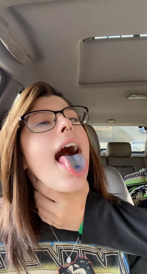 Being choked by daddy always makes me open my mouth 🤤💕